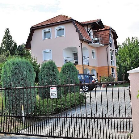Katalin Apartmanhaz Залакарош Екстер'єр фото
