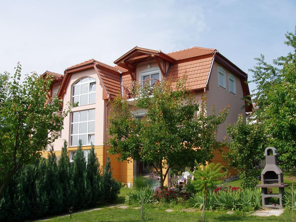 Katalin Apartmanhaz Залакарош Екстер'єр фото