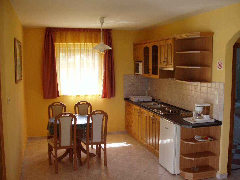Katalin Apartmanhaz Залакарош Екстер'єр фото